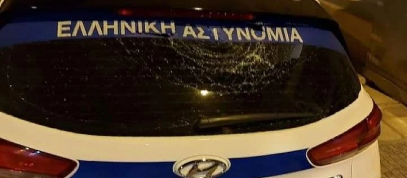 Θεσσαλονίκη: Έσπασαν περιπολικό μετά τους πανηγυρισμούς των οπαδών του ΠΑΟΚ (φώτο)